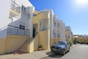 Exterior - B24 - Blue view Meia Praia (Lagos)