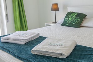 Free WiFi, bed sheets - B77 - Im on Avenida Apartment in Lagos (Lagos)
