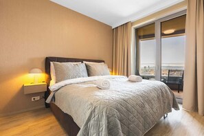 Iron/ironing board, WiFi, bed sheets - Skypark's Royal Castle View (Bratislava - Old Town)