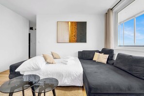 Room - Cloud Apartment - City & Nature Escape (Bratislava)