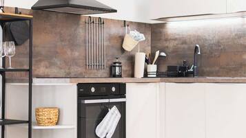 Coffee/tea maker, microwave, oven, stovetop