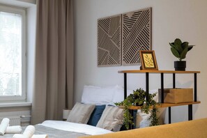 Desk, iron/ironing board, WiFi, bed sheets - Comfort Family-Sized Apartment in Centre (Košice)