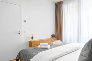 WiFi, bed sheets - Stylish Haven SkyPark Apartment (Bratislava - Old Town)