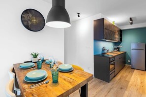 Fridge, oven, stovetop, coffee/tea maker - Panorama Luxe Terrace (Bratislava)