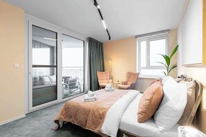 2 bedrooms, iron/ironing board, WiFi, bed sheets - Panorama Luxe Terrace (Bratislava)