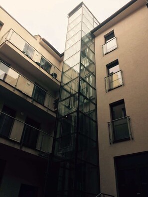 Exterior detail - Mi Apartments - Old Town Heart-Terrace&Castle View (Bratislava - Old Town)