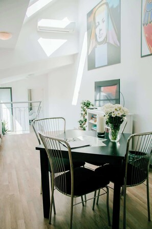 Interior - Mi Apartments - Old Town Heart-Terrace&Castle View (Bratislava - Old Town)