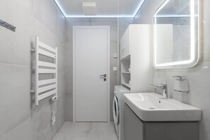 Bathroom - Brand New Modern Apartment - Workspace, Balcony & Parking (Bratislava)