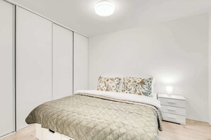 Room - Modern Airport Stay - BTS & Avion Mall (Bratislava)