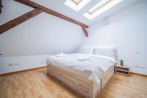 WiFi, bed sheets