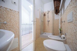 Bathroom - Spacious Stay for You & Family (Košice)