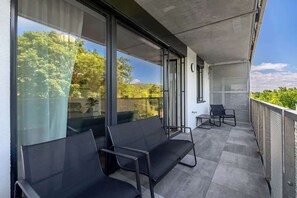 Terrace/patio - Bright Design City Loft with Balcony (Bratislava)