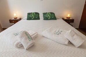 Free WiFi, bed sheets - B101 - Abrotea Cozy 2 Bed Apartment in Lagos (Lagos)