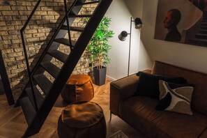 Een televisie en een kantoor