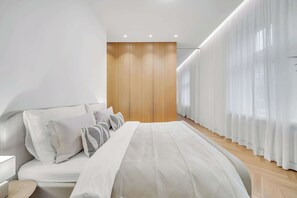Desk, iron/ironing board, WiFi, bed sheets - Spacious Stylish Apartment in City Centre (Bratislava - Old Town)