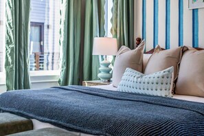 Bügeleisen/Bügelbrett, Reisekinderbett, WLAN, Bettwäsche