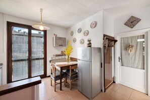 Dining - Apartment 'La Casetta Di Marilena' with Mountain View, Balcony and Wi-Fi (Bindo)