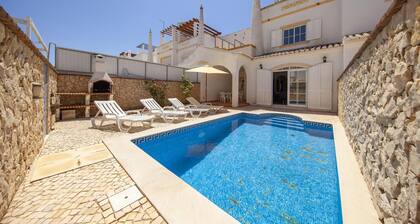 FF 03 - Bedroom 3 in Sea Breeze Guesthouse