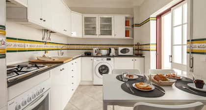 W 03 - Bedroom 3 in Topside Luz Guesthouse