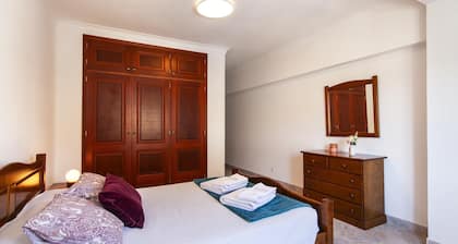 W 01 - Bedroom 1 in Topside Luz Guesthouse