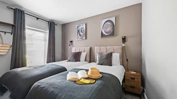 Iron/ironing board, travel cot, WiFi, bed sheets