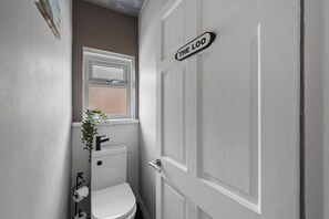 Hair dryer - 4-Bed • 2.5 Bath • Central • Ideal for Contractors (Morriston)