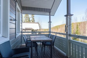 Balcony - Villa Magnolia 2 -Comfy Villa with Sauna (Jämsä)