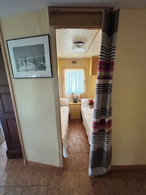 2 bedrooms, bed sheets