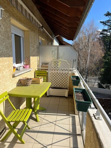 Duplex Family Apartment- 3 bedrooms 2 bathrooms- Private parking