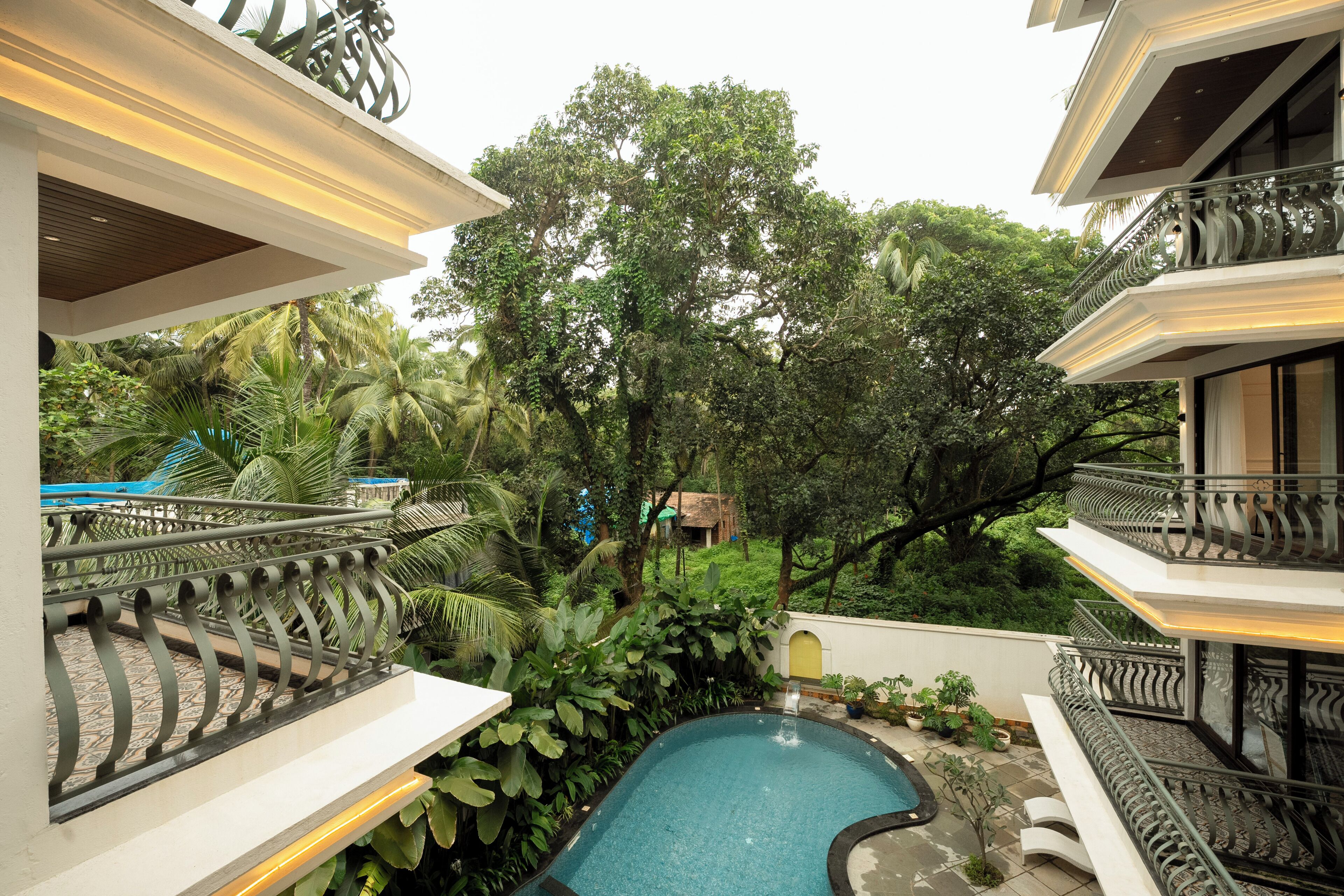 Apartment, 2 Bedrooms, Balcony | Property grounds