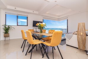 Dining - Penthouse with the best view in Big Bay, Cape Town (Cape Town)