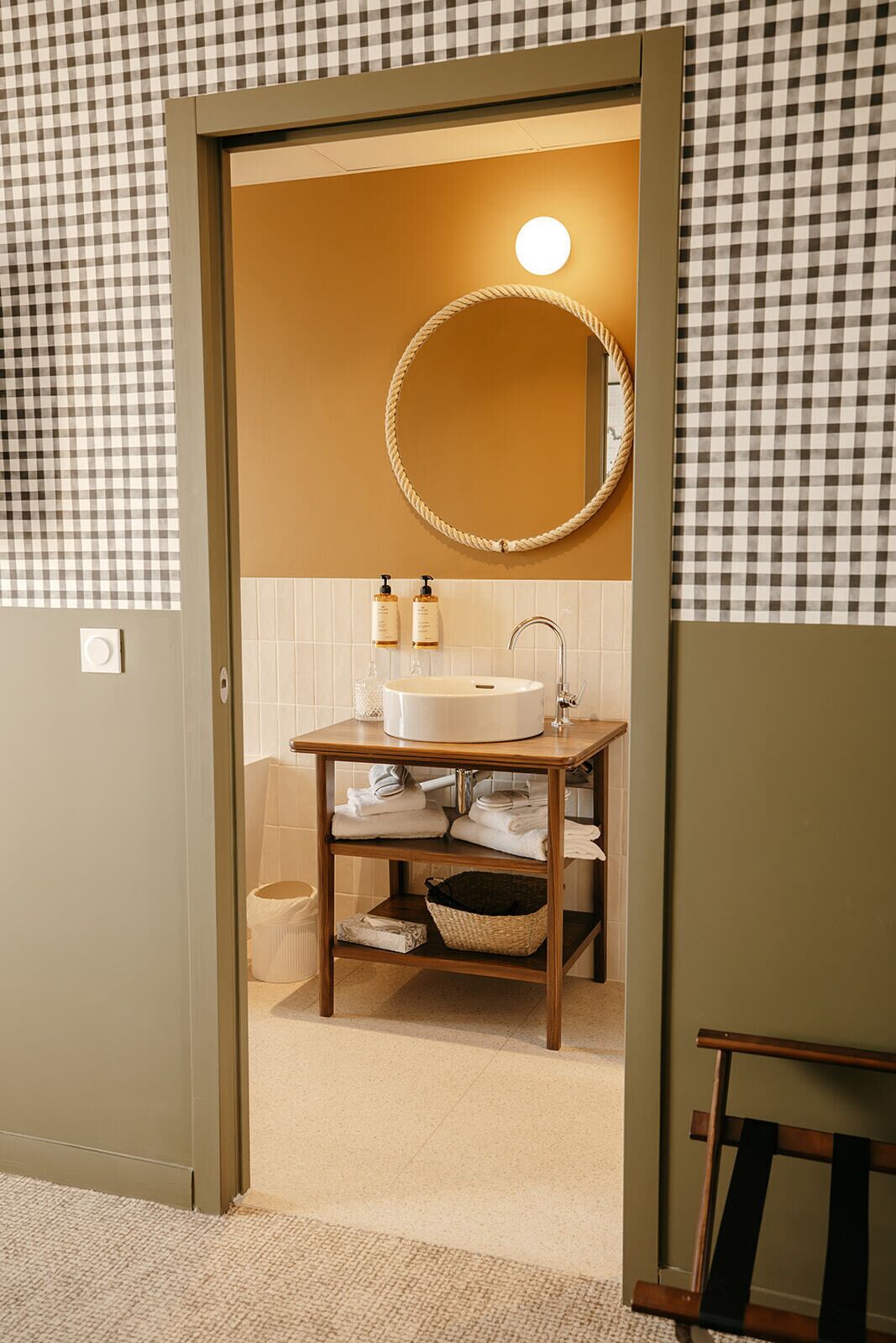 Superior Room - Port View with Balcony | Bilik Mandi