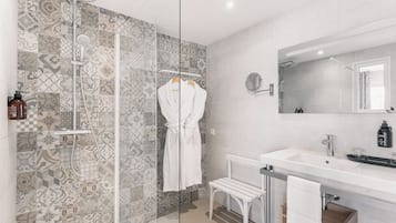 Superior Double Room | Bathroom