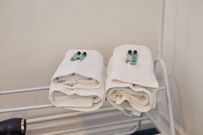 Doccia, asciugacapelli, asciugamani