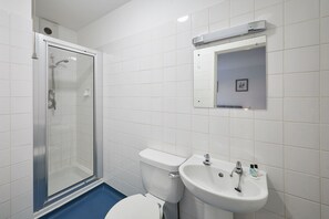 Bathroom - Saltburn House Hotel Double Rooms (Redcar and Cleveland)