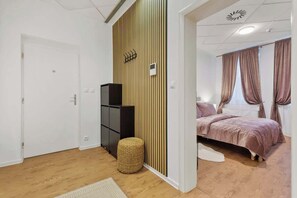 Room - Luxe Living at Old Town Center (Bratislava - Old Town)