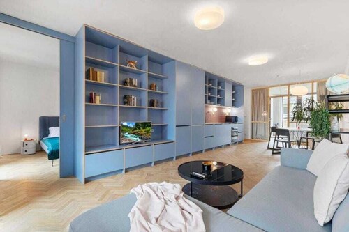 Elegant City Escape - Modern & Central