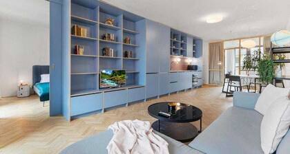 Elegant City Escape - Modern & Central