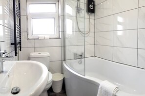 Hair dryer - 4 Bed • Parking • Near M4 • Ideal for Workers (Aberavon)
