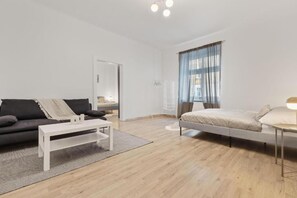 2 chambres, fer et planche à repasser, Wi-Fi, draps fournis