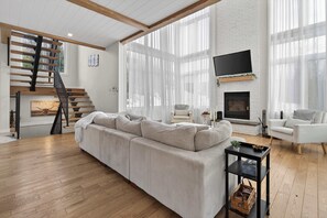 TV, fireplace, stereo - Escape, Spa & Pool Table - Le Sherpa (Saint-Côme)