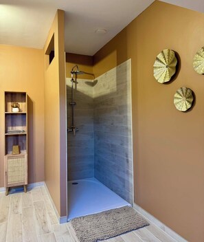 Bathroom - Vrbo Property (Ohain)