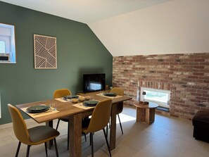 Dining - Vrbo Property (Ohain)