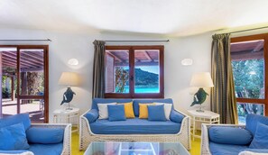 TV - Villa Gilda - Five Bedroom Villa, Sleeps 10 (Torre Delle Stelle (Maracalagonis))