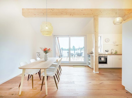 Dining. Penthouse for 8 with Rooftop Terrace & View