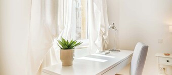 Lemon3: 2 Bedroom Apartment with Balcony