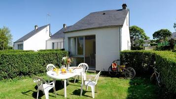 House, 1 Bedroom | Outdoor dining