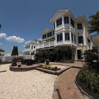 Lagoon Luxe at Osborn Island - Private Dock - Minutes to LBI and Graveling Beach