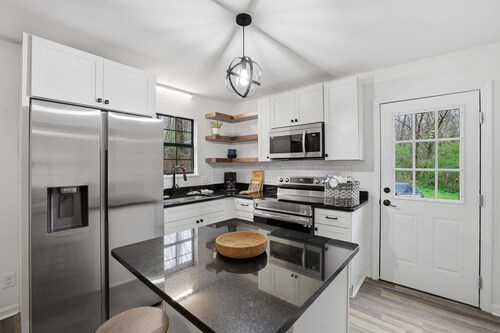 NEW! Modern McDonald Ranch Serene Wooded Escape