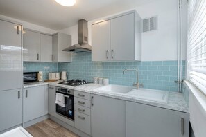 Fridge, microwave, oven, stovetop - Parking • 2 Baths • Garden + Dining Area (Morriston)